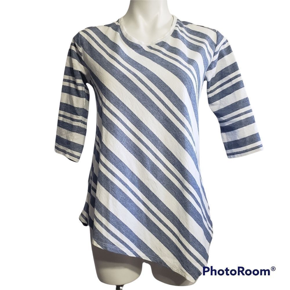 Vince Camuto top S striped asymmetric top 3/4 Sleeve